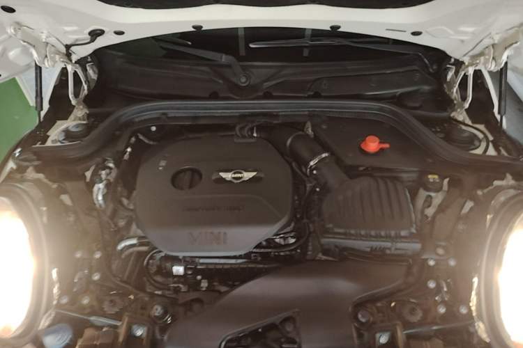 Used MINI 2016 1.5T COOPER Five-Door Edition Engine Bay