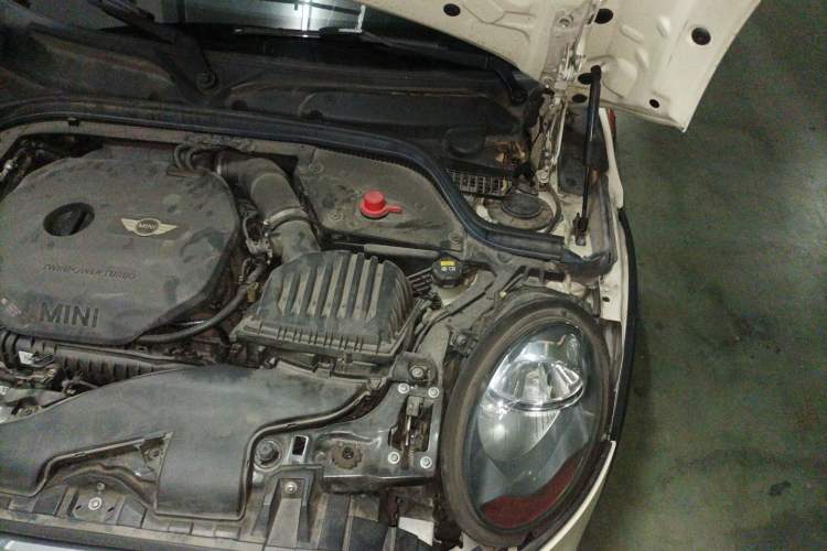 Used MINI 2016 1.5T COOPER Five-Door Edition Engine Bay Left