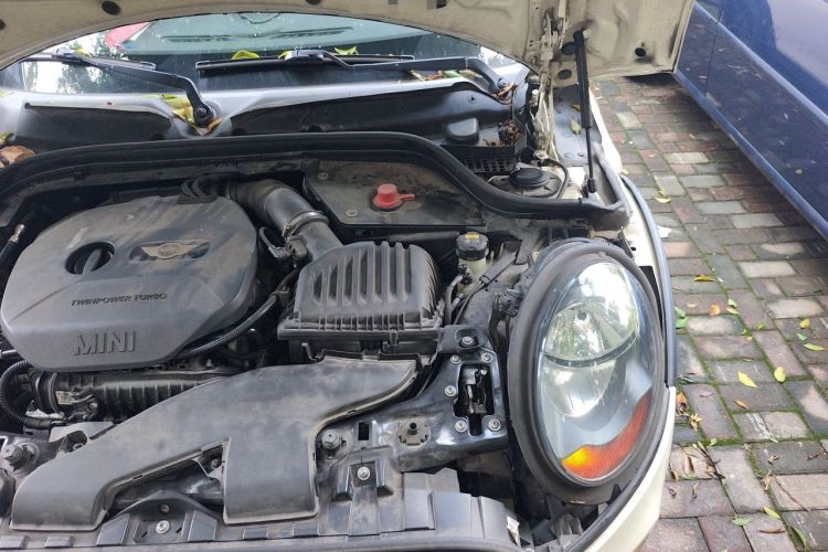 Used MINI 2016 1.5T COOPER Five-Door Edition Engine Bay Left