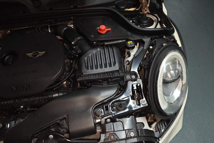 Used MINI 2016 2.0T COOPER S Engine Bay Left