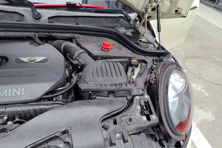 Used MINI 2016 1.5T COOPER Five-Door Edition Engine Bay Left