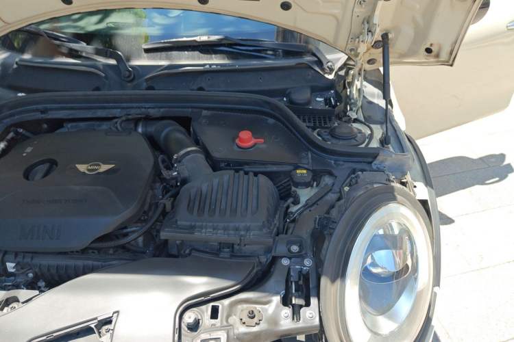 Used MINI 2016 1.5T COOPER Pioneer Edition Five-Door Model Engine Bay Left