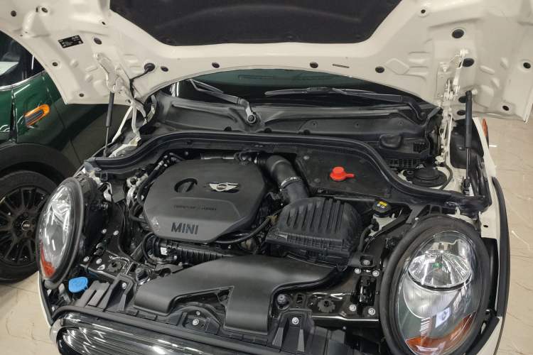 Used MINI 2016 1.5T COOPER Five-Door Edition Engine Bay