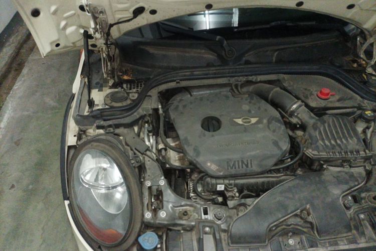 Used MINI 2016 1.5T COOPER Five-Door Edition Engine Bay Right