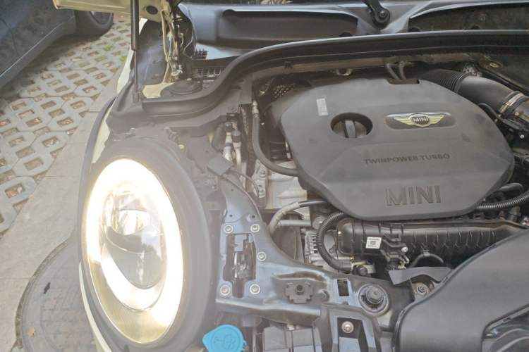 Used MINI 2016 1.5T COOPER Avant-Garde Engine Bay Right