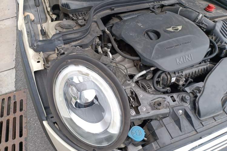 Used MINI 2016 1.5T COOPER Avant-Garde Engine Bay Right