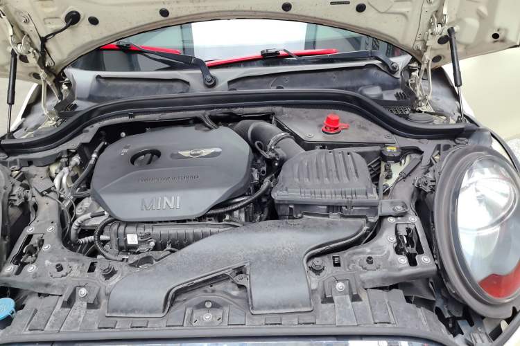 Used MINI 2016 1.5T COOPER Five-Door Edition Engine Bay Right