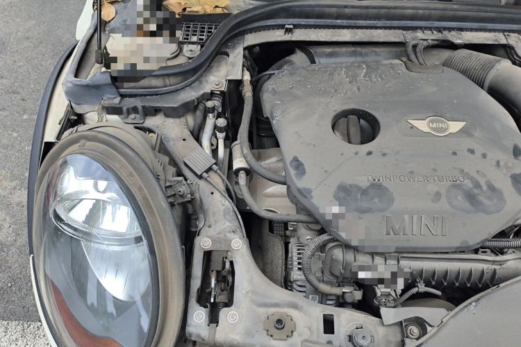 Used MINI 2016 1.5T COOPER Five-Door Edition Engine Bay Right
