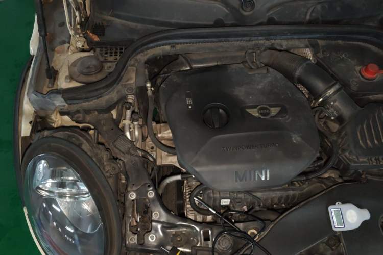 Used MINI 2016 1.5T COOPER Five-Door Edition Engine Bay Right