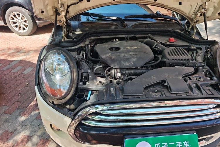 Used MINI 2016 1.5T COOPER Five-Door Edition Engine Bay Right