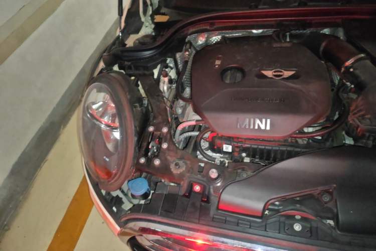 Used MINI 2016 1.5T COOPER Five-Door Edition Engine Bay Right