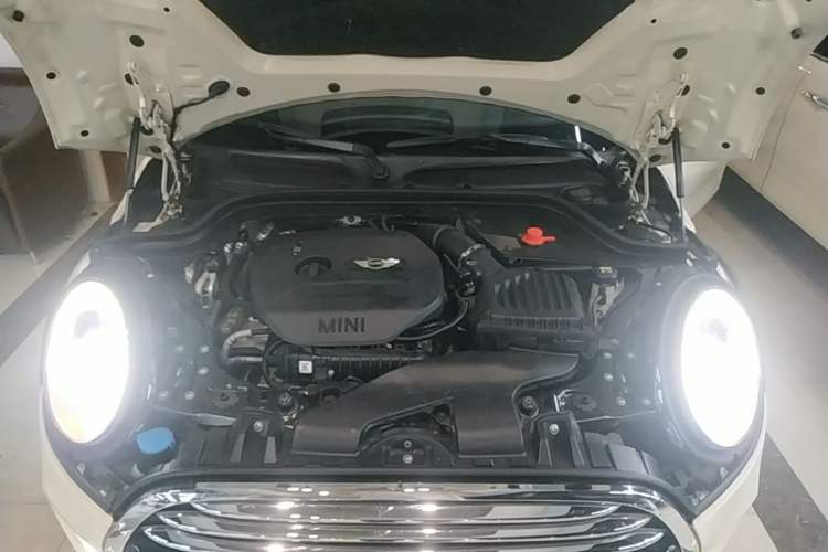 Used MINI 2016 1.5T COOPER Avant-Garde Engine Bay