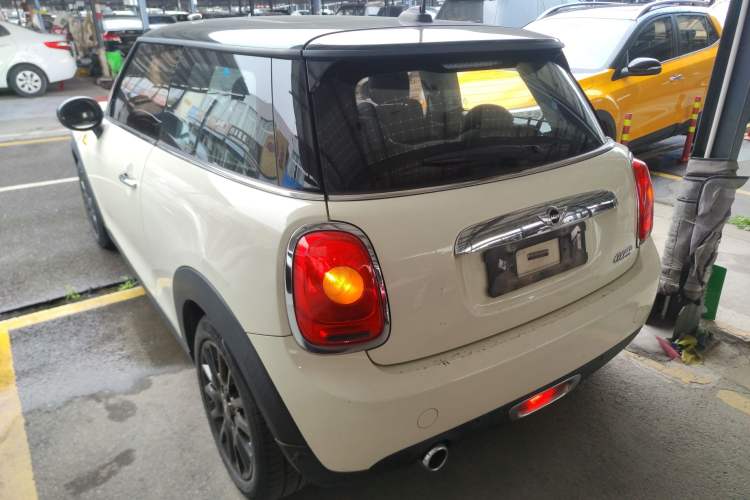 Used MINI 2016 1.5T COOPER Exterior 2