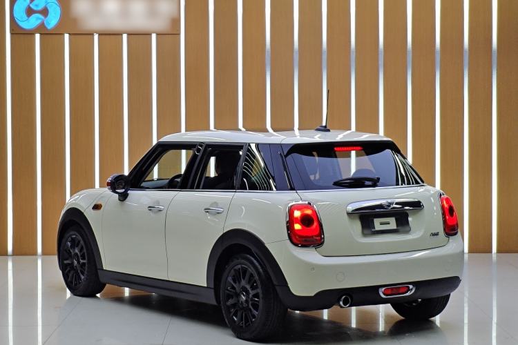 Used MINI 2016 1.5T COOPER Five-Door Edition Exterior 2