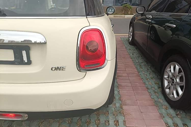 Used MINI 2016 1.2T ONE Five-Door Edition Exterior 3