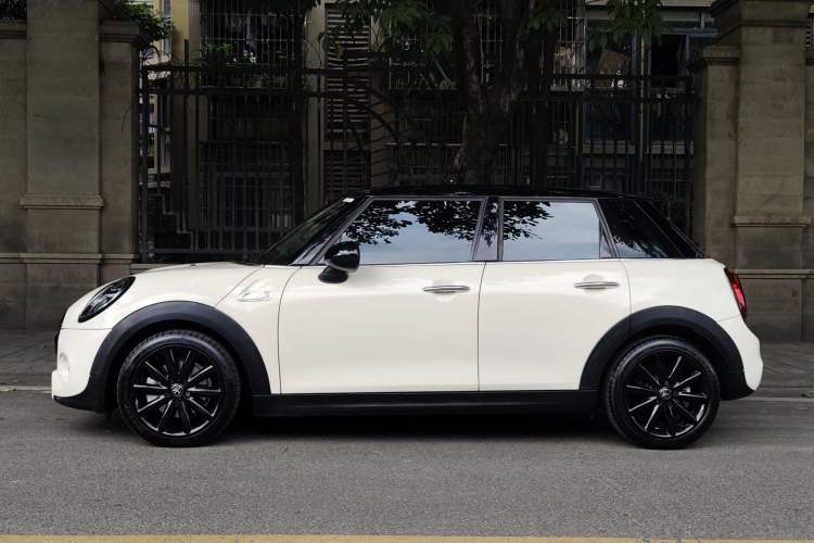 Used MINI 2016 2.0T COOPER S Pioneer Edition Five-Door Model Exterior 3
