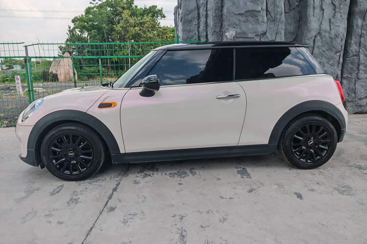 Used MINI 2016 1.5T COOPER Exterior 3