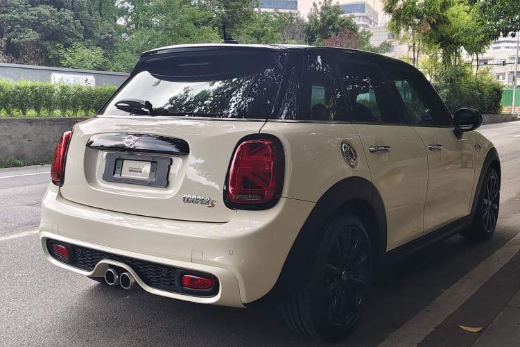 Used MINI 2016 2.0T COOPER S Pioneer Edition Five-Door Model Exterior 4