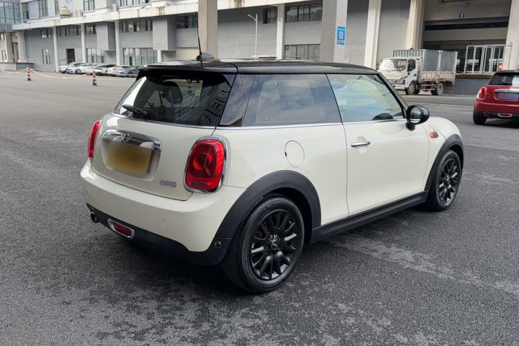 Used MINI 2016 1.5T COOPER Exterior 4
