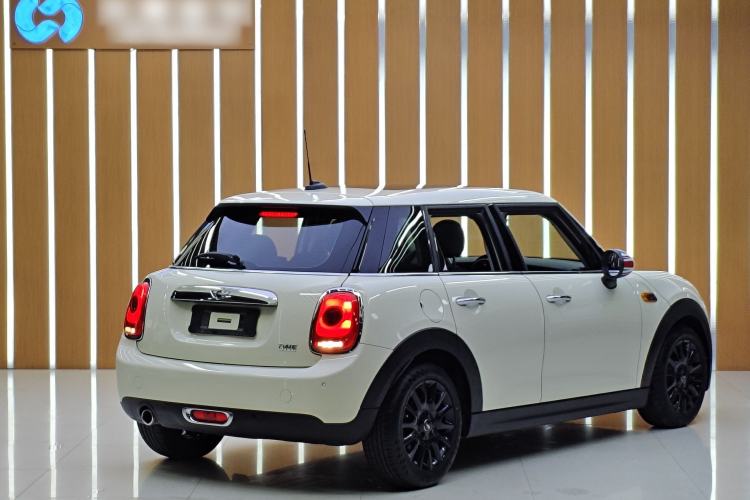 Used MINI 2016 1.5T COOPER Five-Door Edition Exterior 4