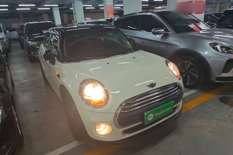 Used MINI 2016 1.5T COOPER Five-Door Edition Front Right 45 Deg