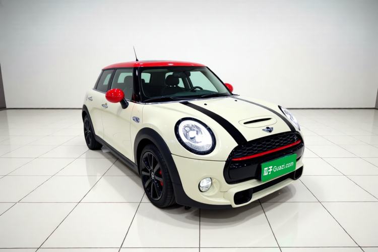 Used MINI 2016 2.0T COOPER S Five-Door Edition Front Right 45 Deg