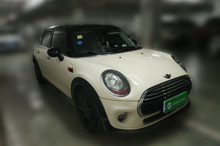 Used MINI 2016 1.5T COOPER Five-Door Edition Front Right 45 Deg