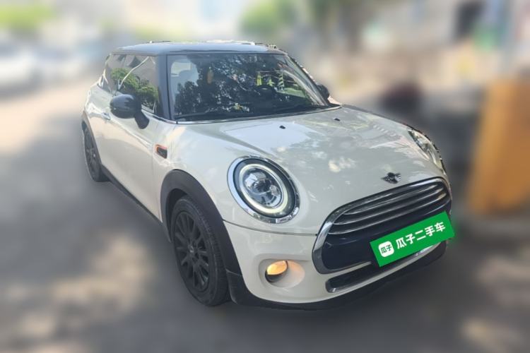 Used MINI 2016 1.5T COOPER Front Right 45 Deg