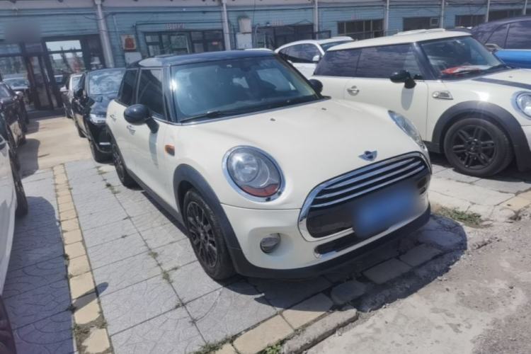 Used MINI 2016 1.5T COOPER Five-Door Edition Front Right 45 Deg