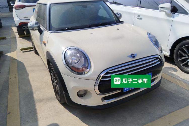 Used MINI 2016 1.5T COOPER Front Right 45 Deg