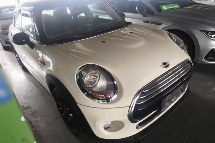Used MINI 2016 1.5T COOPER Five-Door Edition Front Right 45 Deg