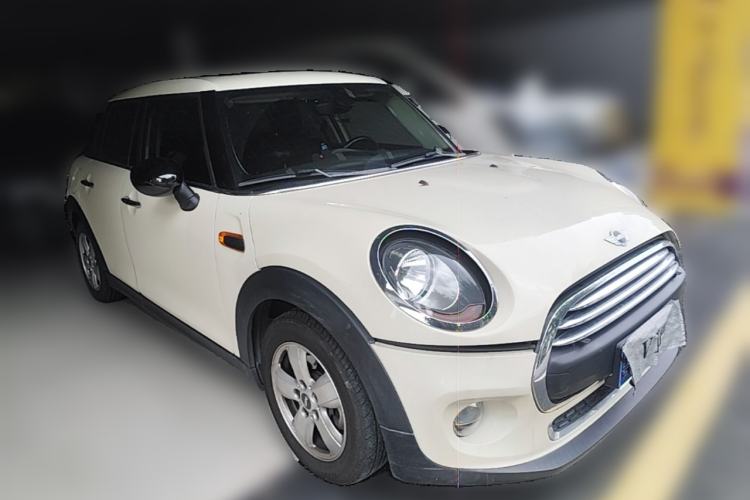 Used MINI 2016 1.2T ONE Five-Door Edition Front Right 45 Deg