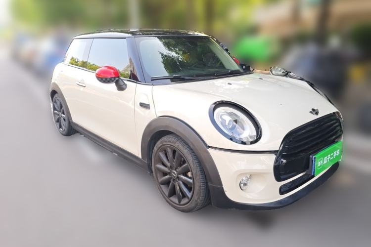 Used MINI 2016 1.5T COOPER Avant-Garde Front Right 45 Deg