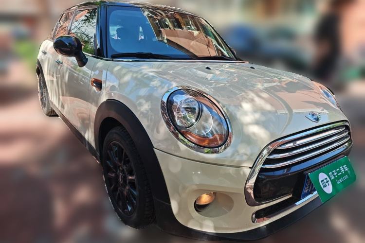 Used MINI 2016 1.5T COOPER Five-Door Edition Front Right 45 Deg