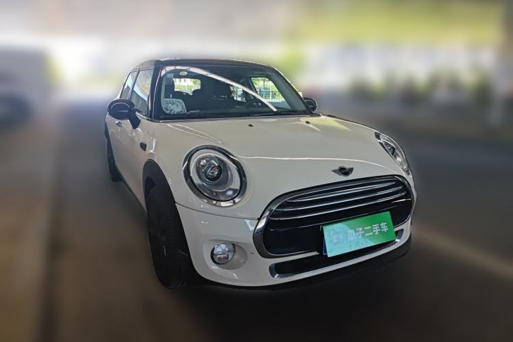 Used MINI 2016 1.5T COOPER Pioneer Edition Five-Door Model Front Right 45 Deg