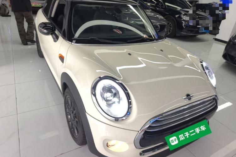 Used MINI 2016 1.5T COOPER Front Right 45 Deg