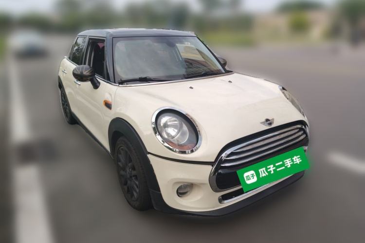 Used MINI 2016 1.5T COOPER Five-Door Edition Front Right 45 Deg