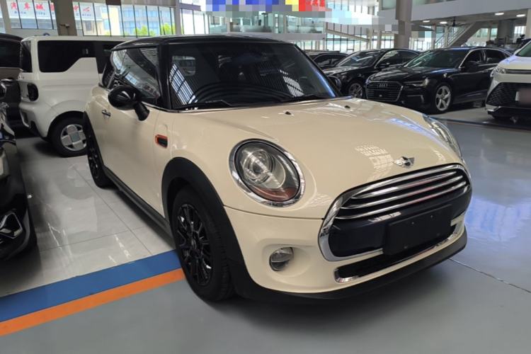 Used MINI 2016 1.5T COOPER Front Right 45 Deg