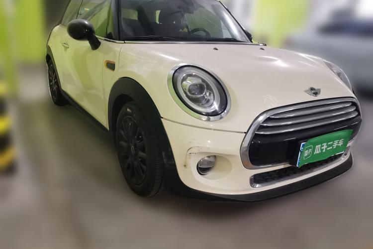 Used MINI 2016 1.5T COOPER Front Right 45 Deg