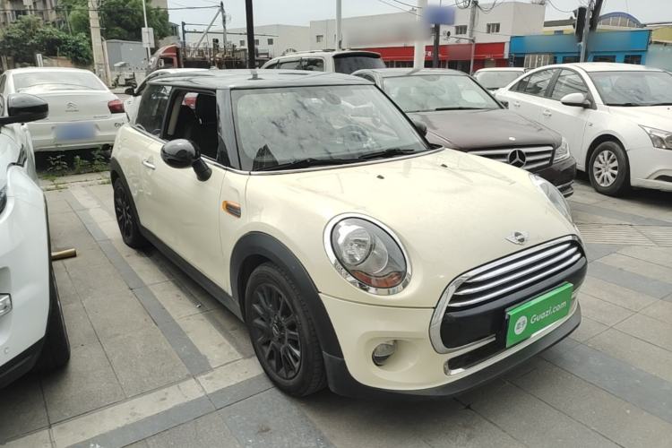 Used MINI 2016 1.5T COOPER Front Right 45 Deg