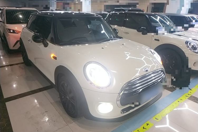 Used MINI 2016 1.5T COOPER Avant-Garde Front Right 45 Deg