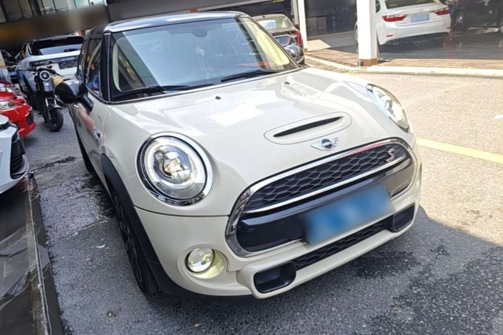 Used MINI 2016 2.0T COOPER S Five-Door Edition Front Right 45 Deg