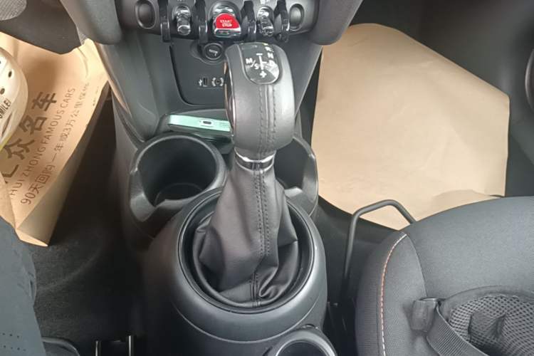 Used MINI 2016 1.2T ONE Five-Door Edition Gear Lever