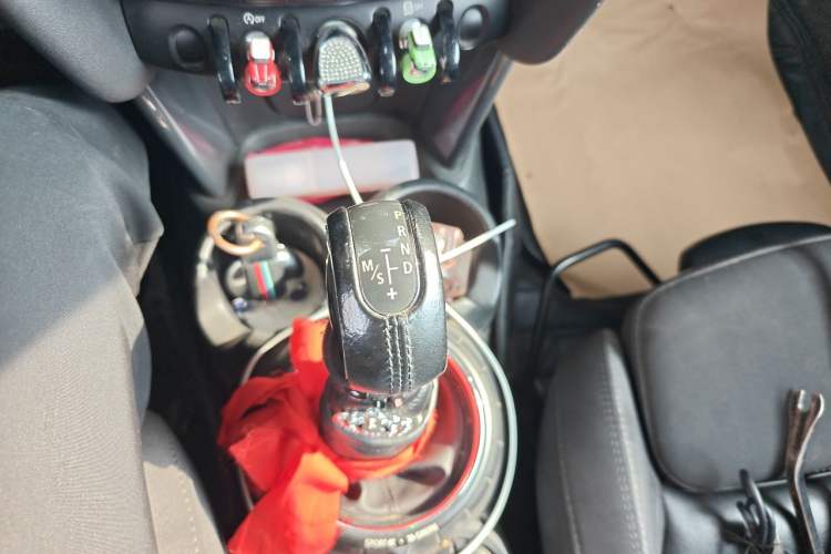 Used MINI 2016 1.5T COOPER Gear Lever