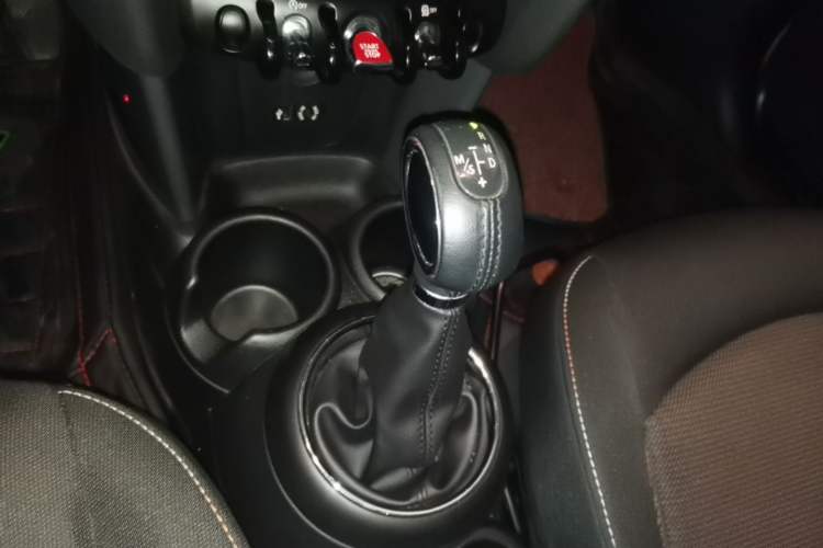 Used MINI 2016 1.2T ONE Pioneer Edition Five-Door Version Gear Lever