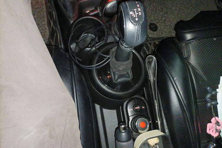 Used MINI 2016 1.5T COOPER Five-Door Edition Gear Lever