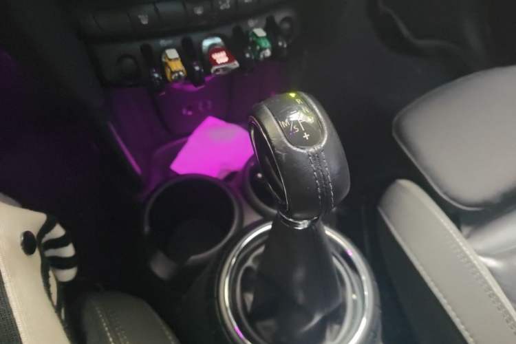 Used MINI 2016 1.5T COOPER Avant-Garde Gear Lever