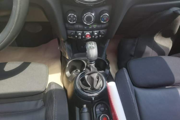 Used MINI 2016 1.5T COOPER Five-Door Edition Gear Lever