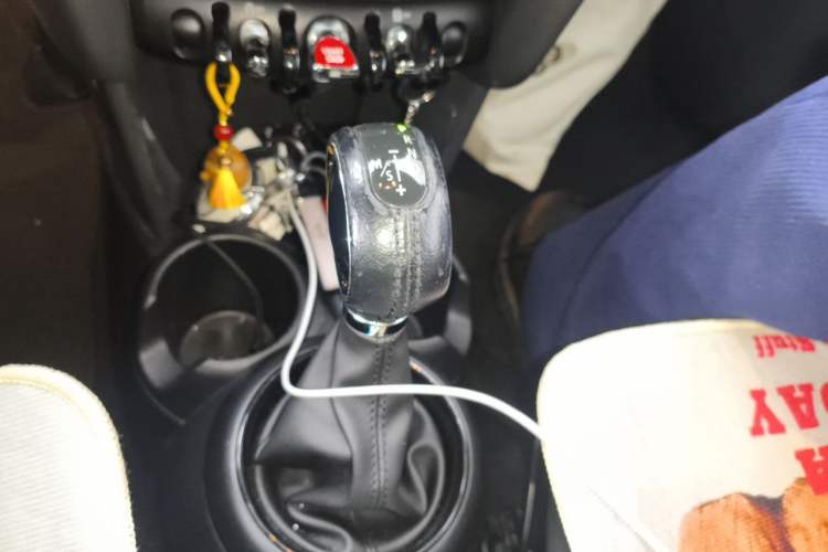 Used MINI 2016 1.2T ONE Five-Door Edition Gear Lever