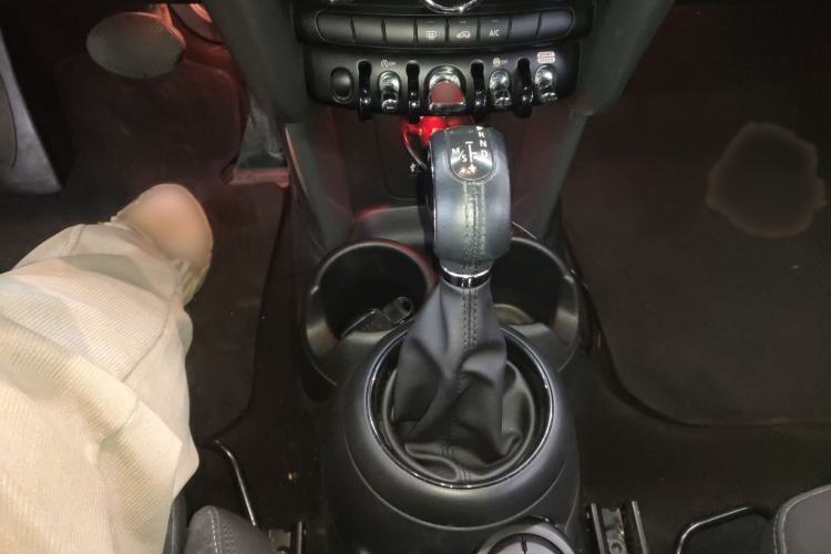 Used MINI 2016 1.5T COOPER Five-Door Edition Gear Lever